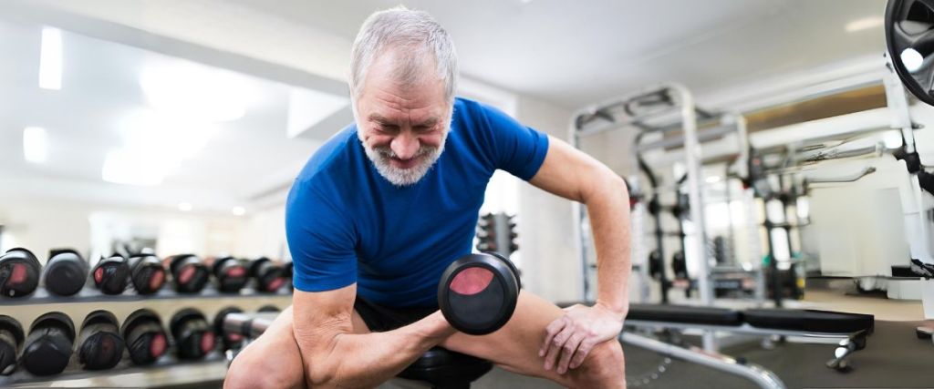 Pesquisa: treino intenso de musculação preserva força em idosos